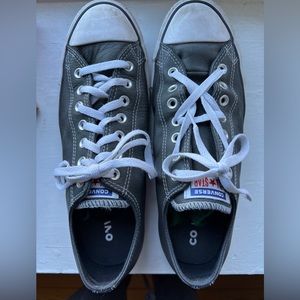 CONVERSE Chuck Taylor Leather Low Top Sneakers